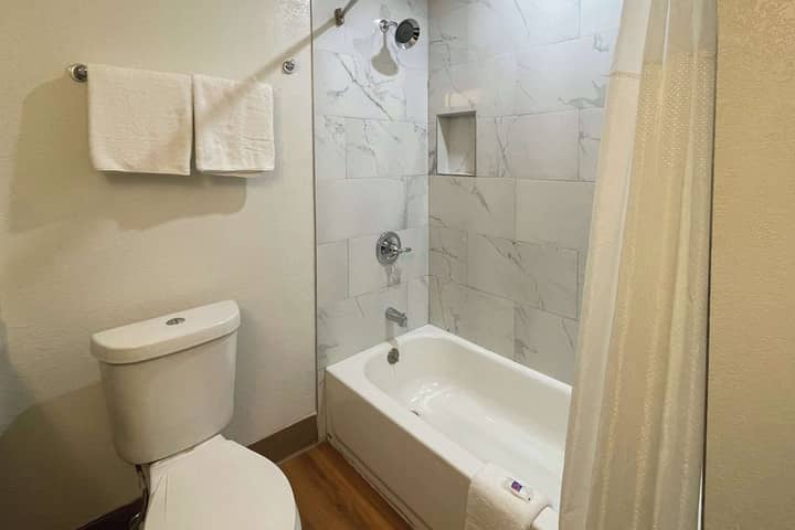 Room 15 of 32