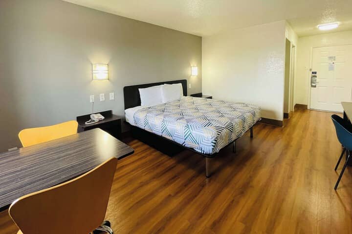 Room 5 of 32