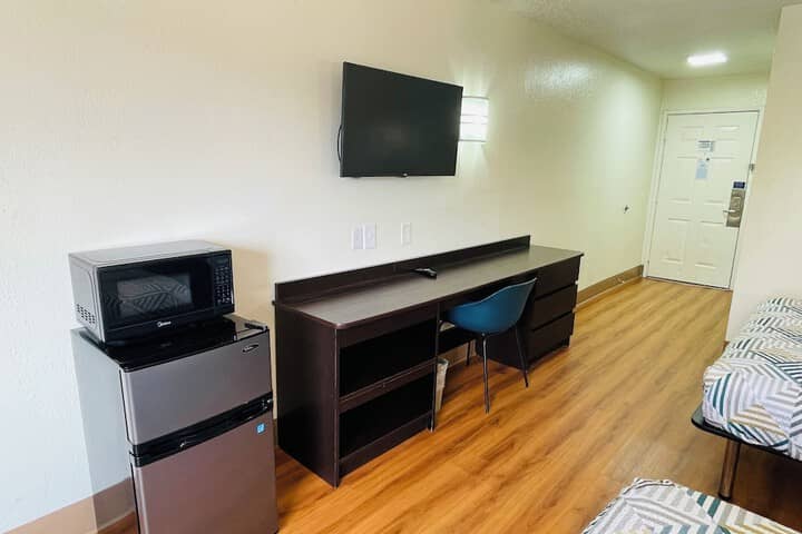 Room 4 of 32